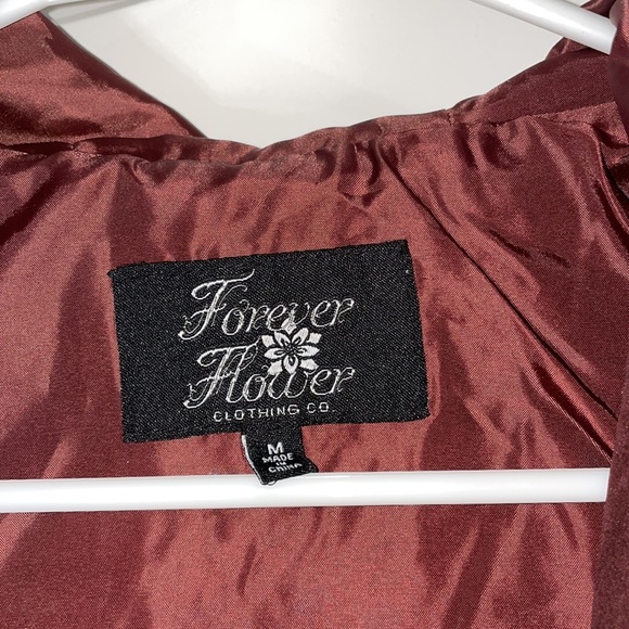 Burgundy jacket size Medium zip up & snaps closed with 4 pockets - Picture 4 of 5